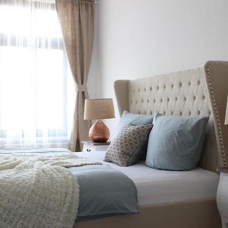 Leon Apartments لبسيا المظهر الخارجي الصورة