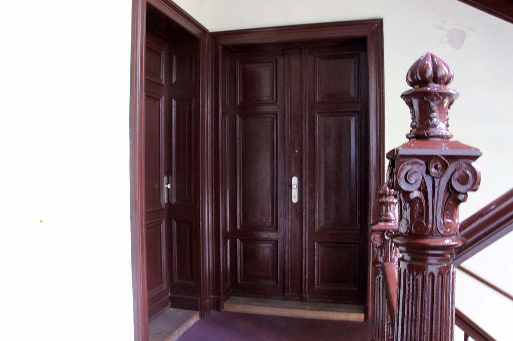 Leon Apartments لبسيا الغرفة الصورة