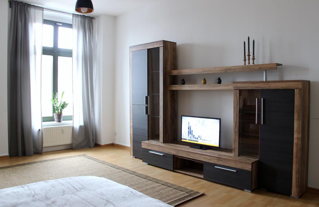 Leon Apartments لبسيا المظهر الخارجي الصورة