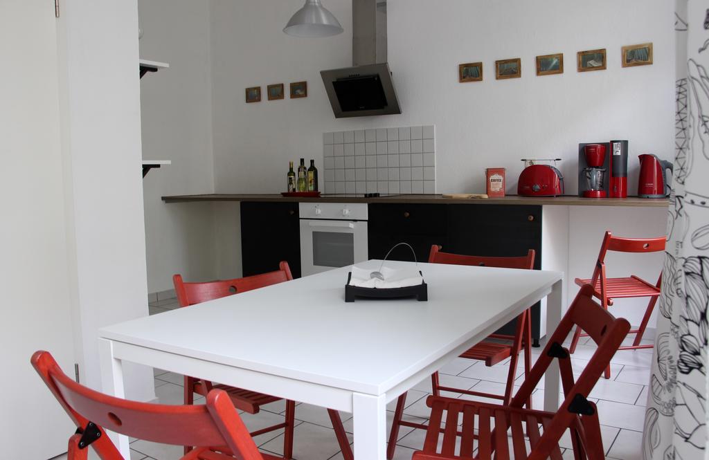 Leon Apartments لبسيا المظهر الخارجي الصورة