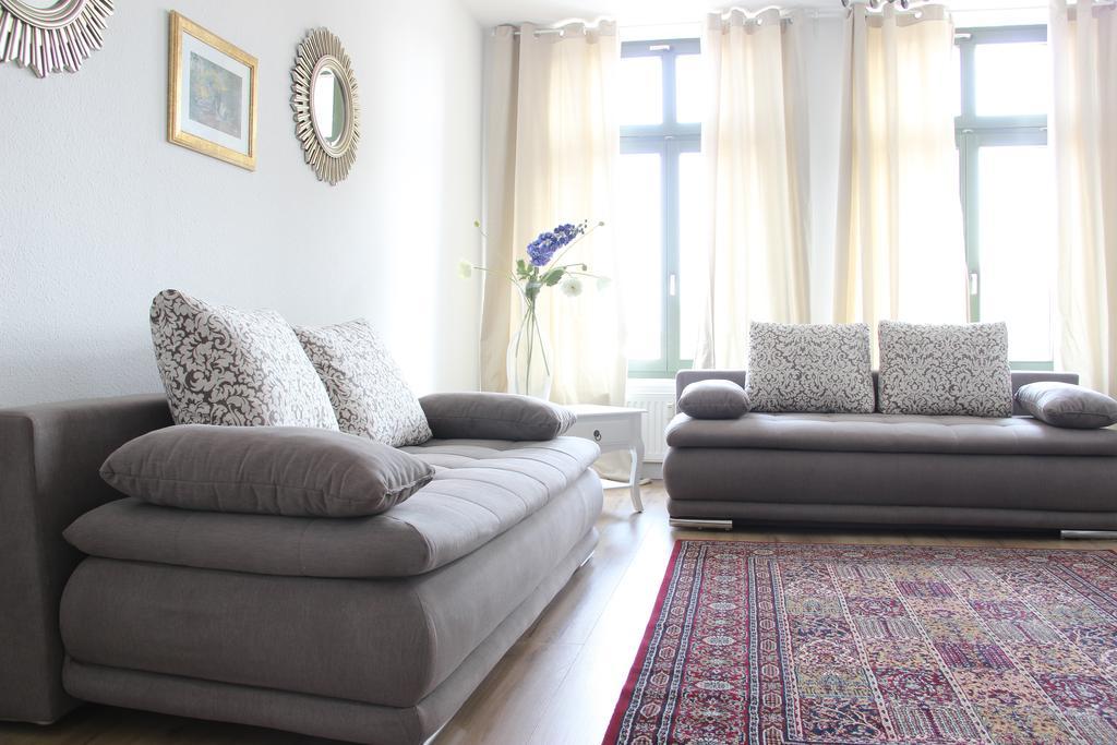Leon Apartments لبسيا المظهر الخارجي الصورة