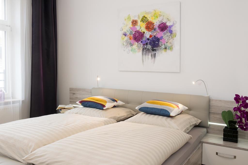 Leon Apartments لبسيا المظهر الخارجي الصورة
