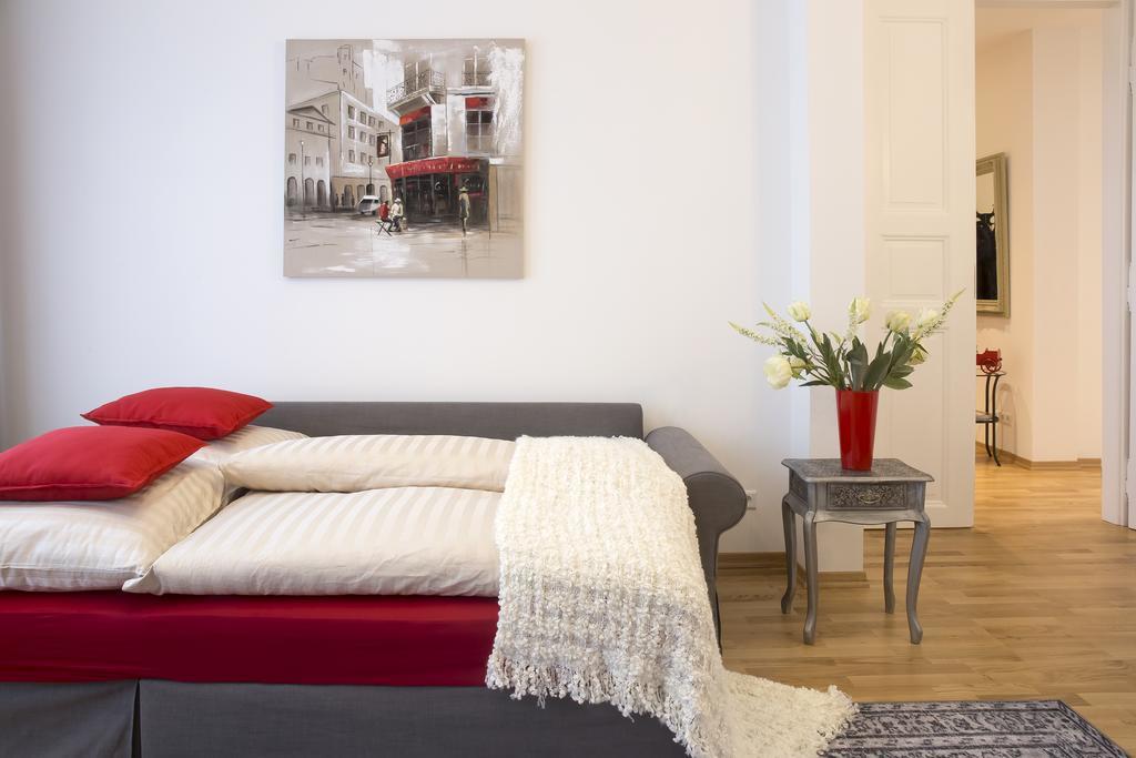 Leon Apartments لبسيا المظهر الخارجي الصورة